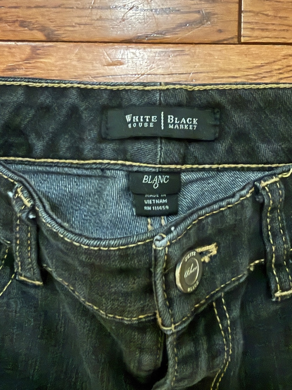 WHBM Blanco Crop Leg Black Jeans size 0 - Picture 3 of 5